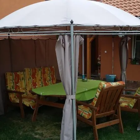 Zeg-zug Vendeghaz Guest house