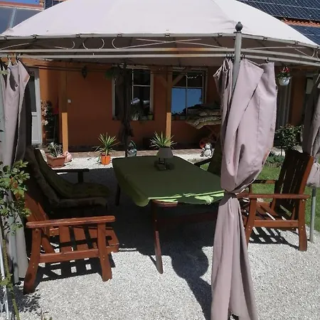 Zeg-zug Vendeghaz Guest house *